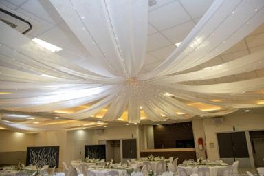 Guirlandes lumineuses LED installées pour un mariage 1