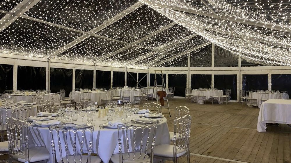 Ciel étoilé mariage guirlandes lumineuses décoration événement 29