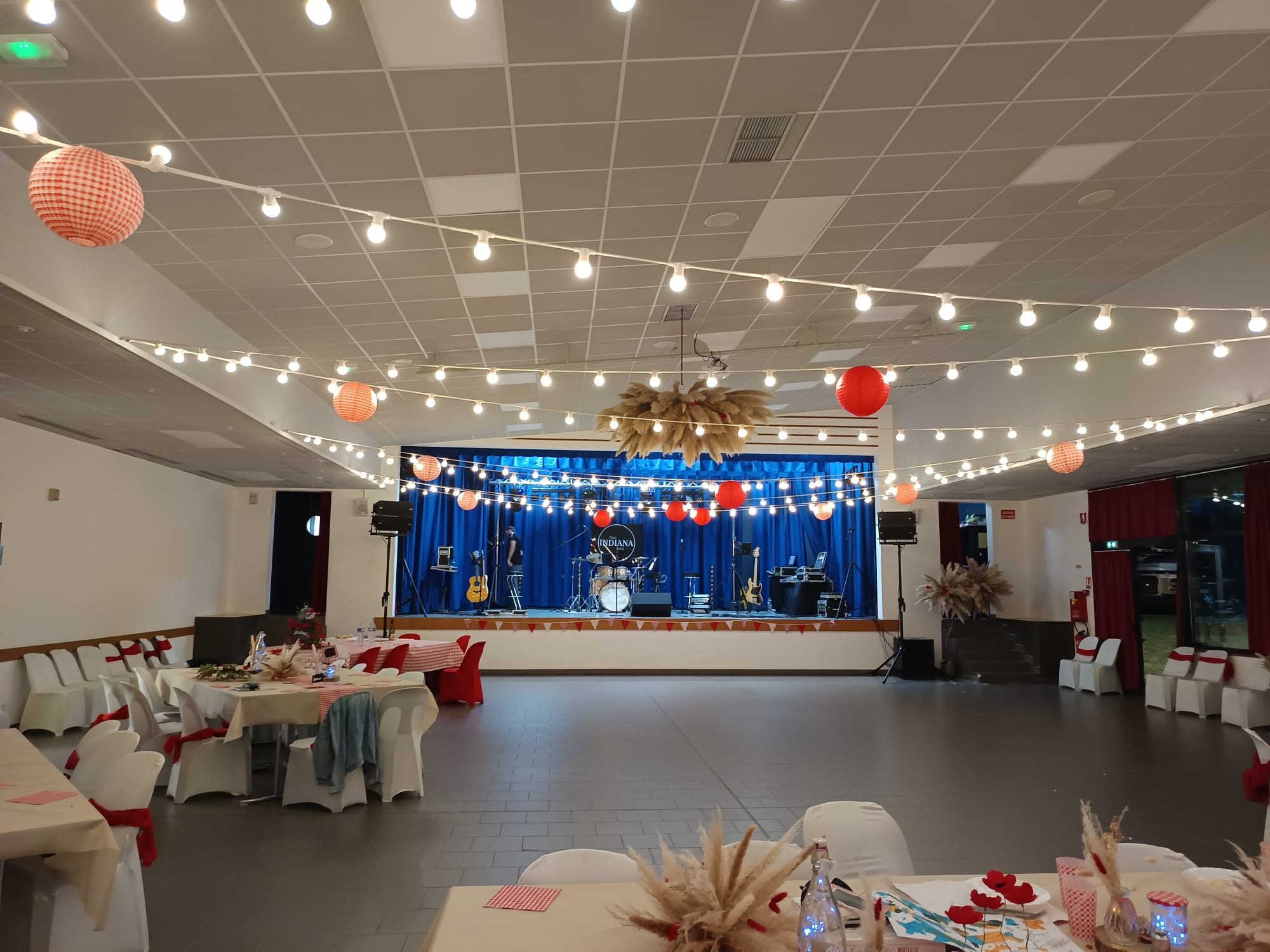 Guirlandes guinguettes authentiques location mariage décoration éclairage événement 2