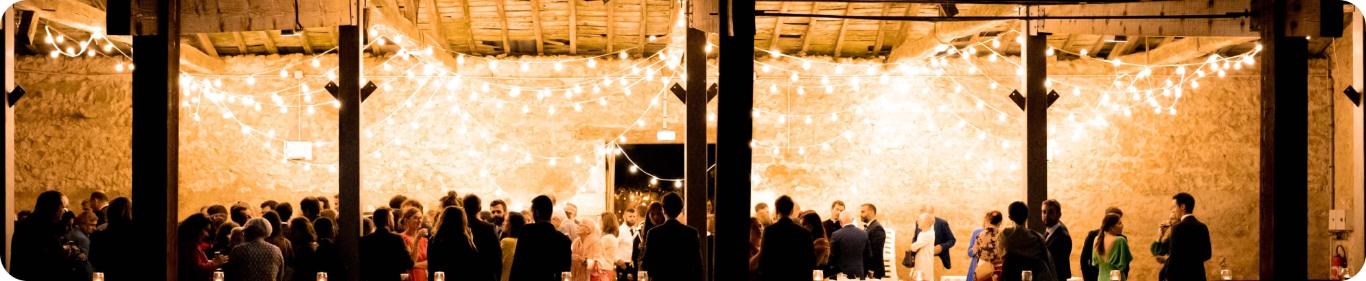 Soirée d'été sous les guirlandes